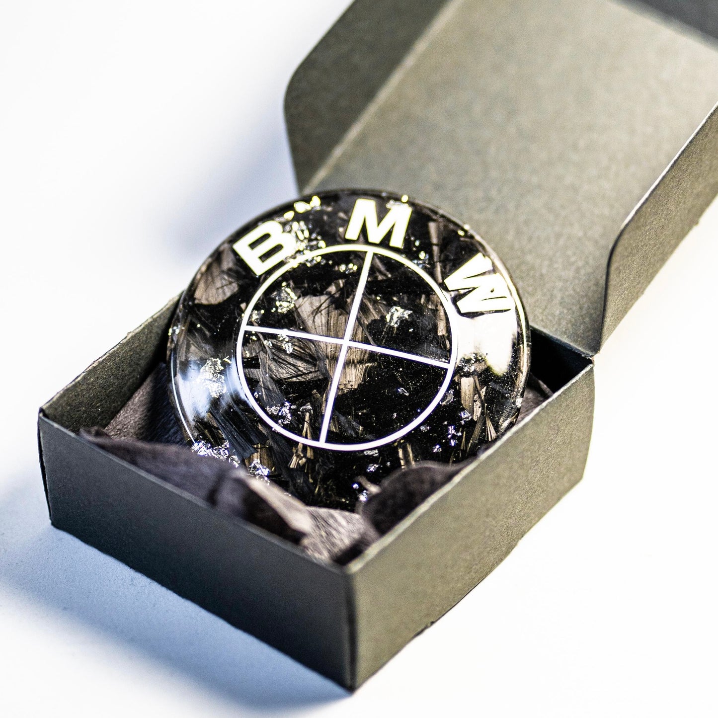 Nº12 Insignia de Fibra de Carbono Forjado