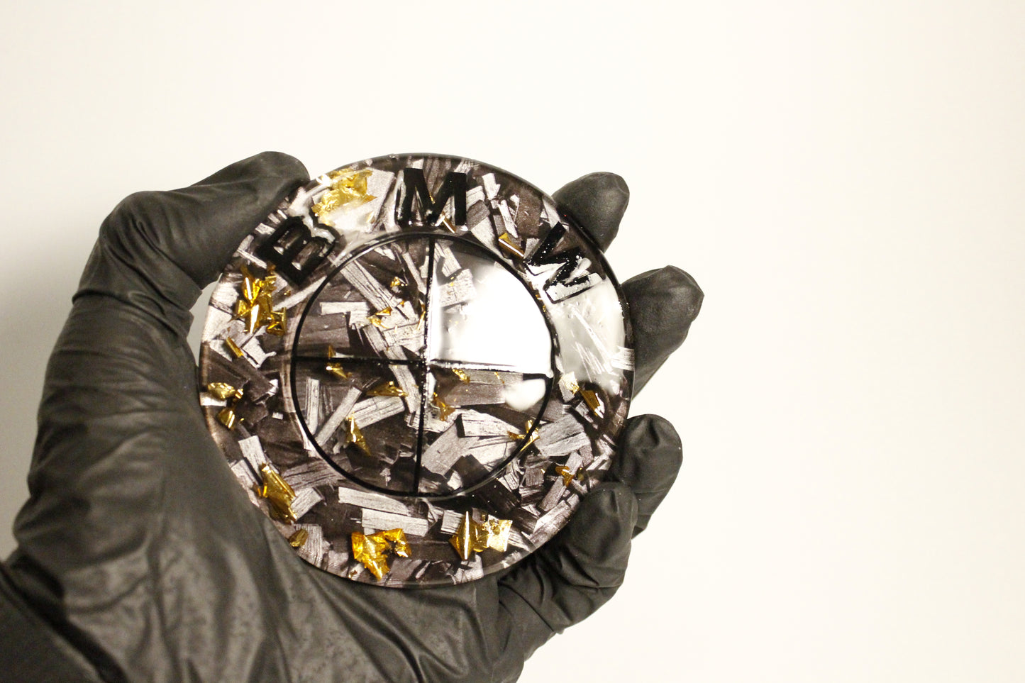 Nº 001 Gold Carbon Fiber